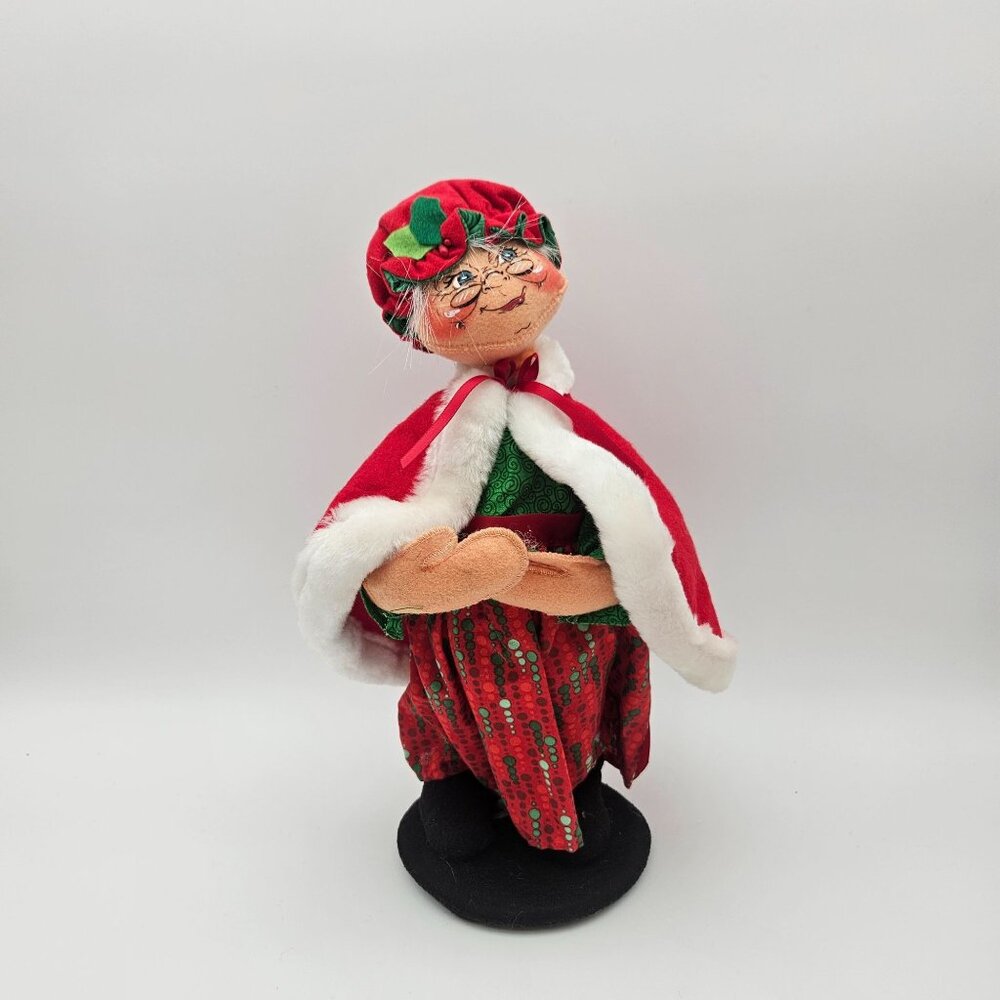 Annalee Poseable Figure 13" Festive Mrs. Claus Santa Cape Bonnet